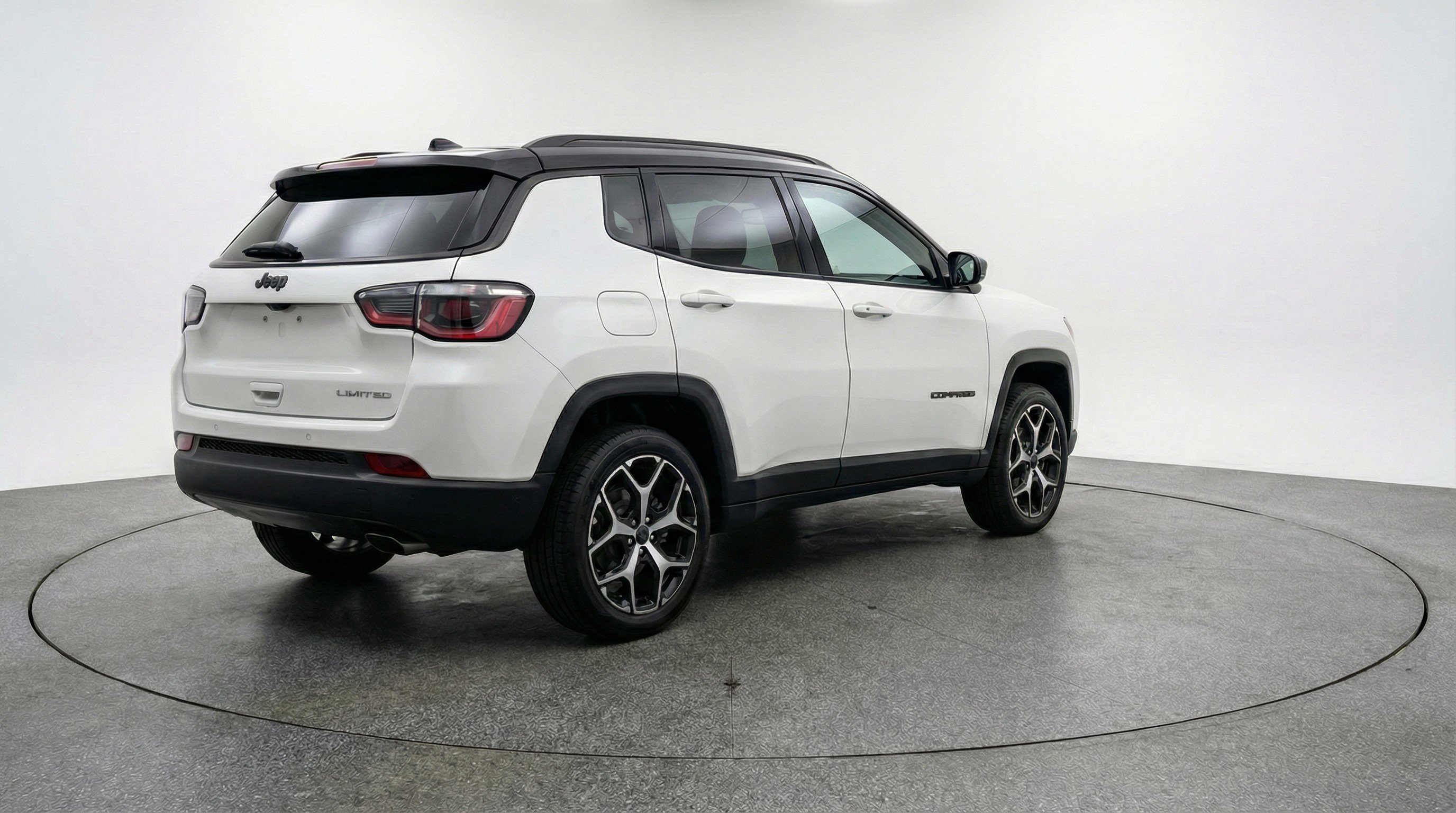 Used 2025 Jeep Compass Limited image 9