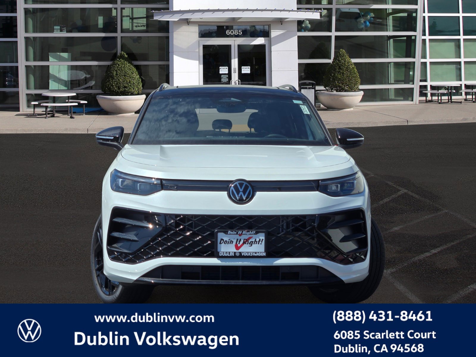 New 2026 Volkswagen Tiguan SE R-Line AWD/4WD image 2
