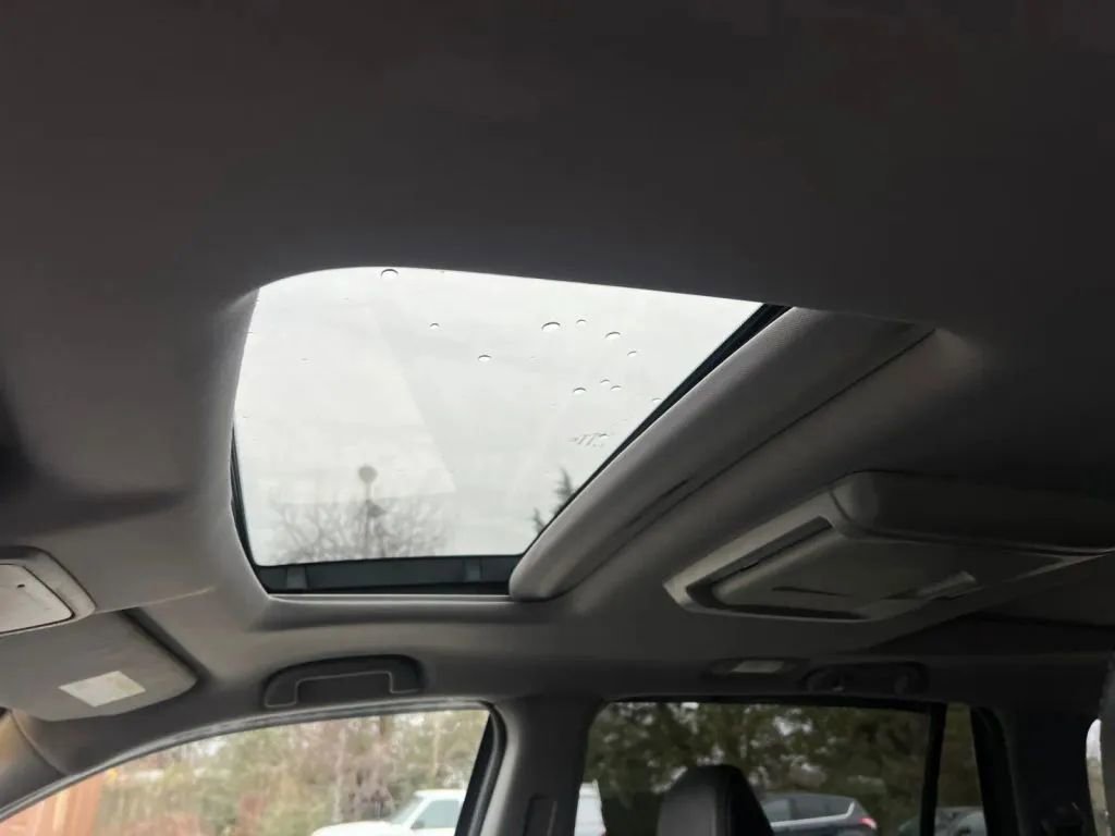 Used 2017 Honda Pilot Elite image 30