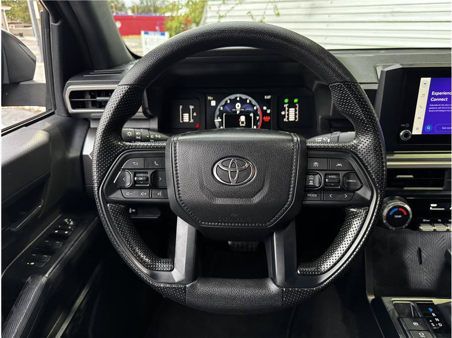 Used 2025 Toyota Tacoma SR5 AWD/4WD image 18