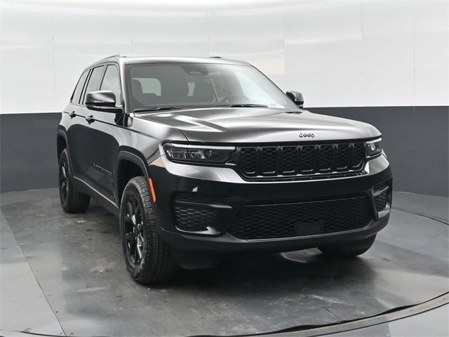 New 2025 Jeep Grand Cherokee Altitude image 10