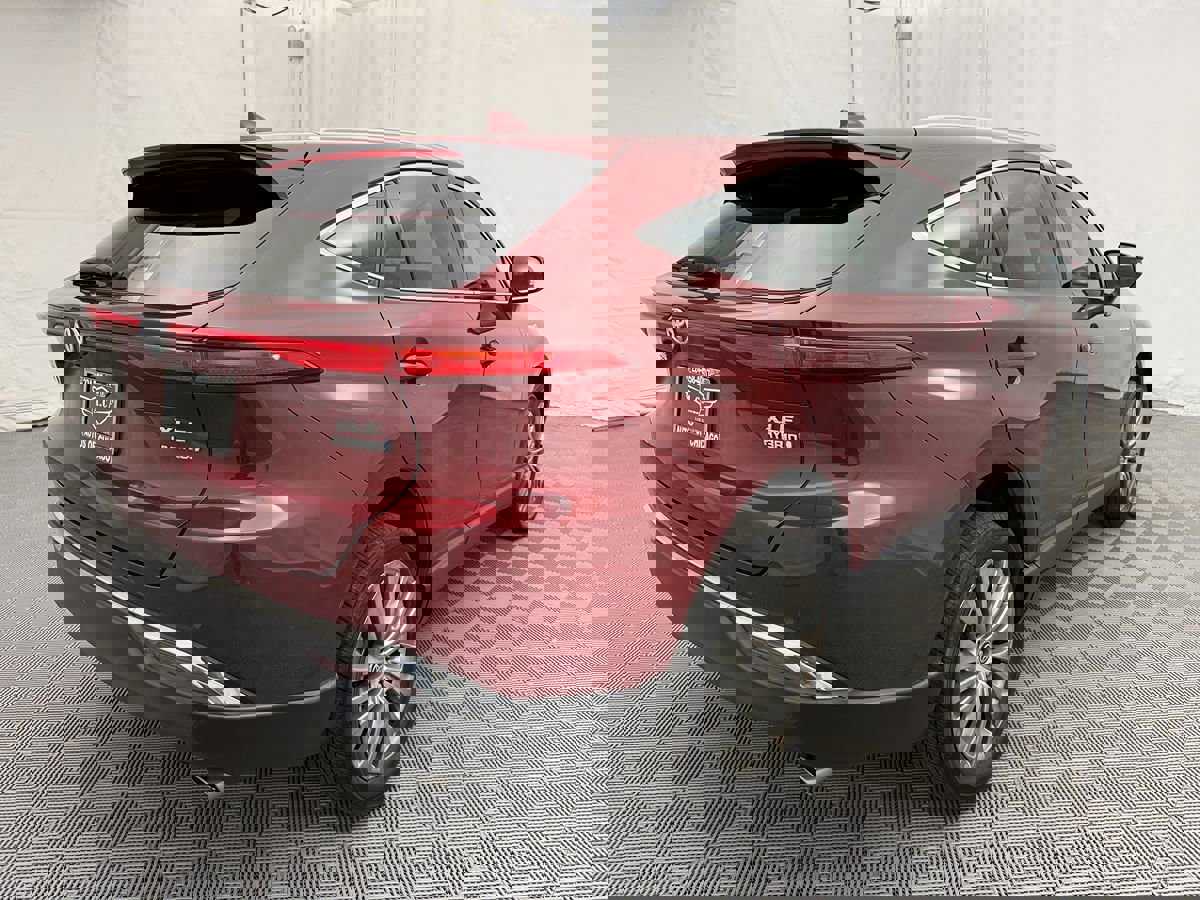 Used 2021 Toyota Venza XLE image 4