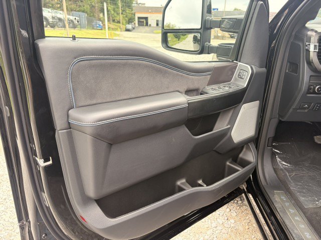 New 2027 Ford F250 Platinum w/ FX4 Off-Road Package AWD/4WD image 29