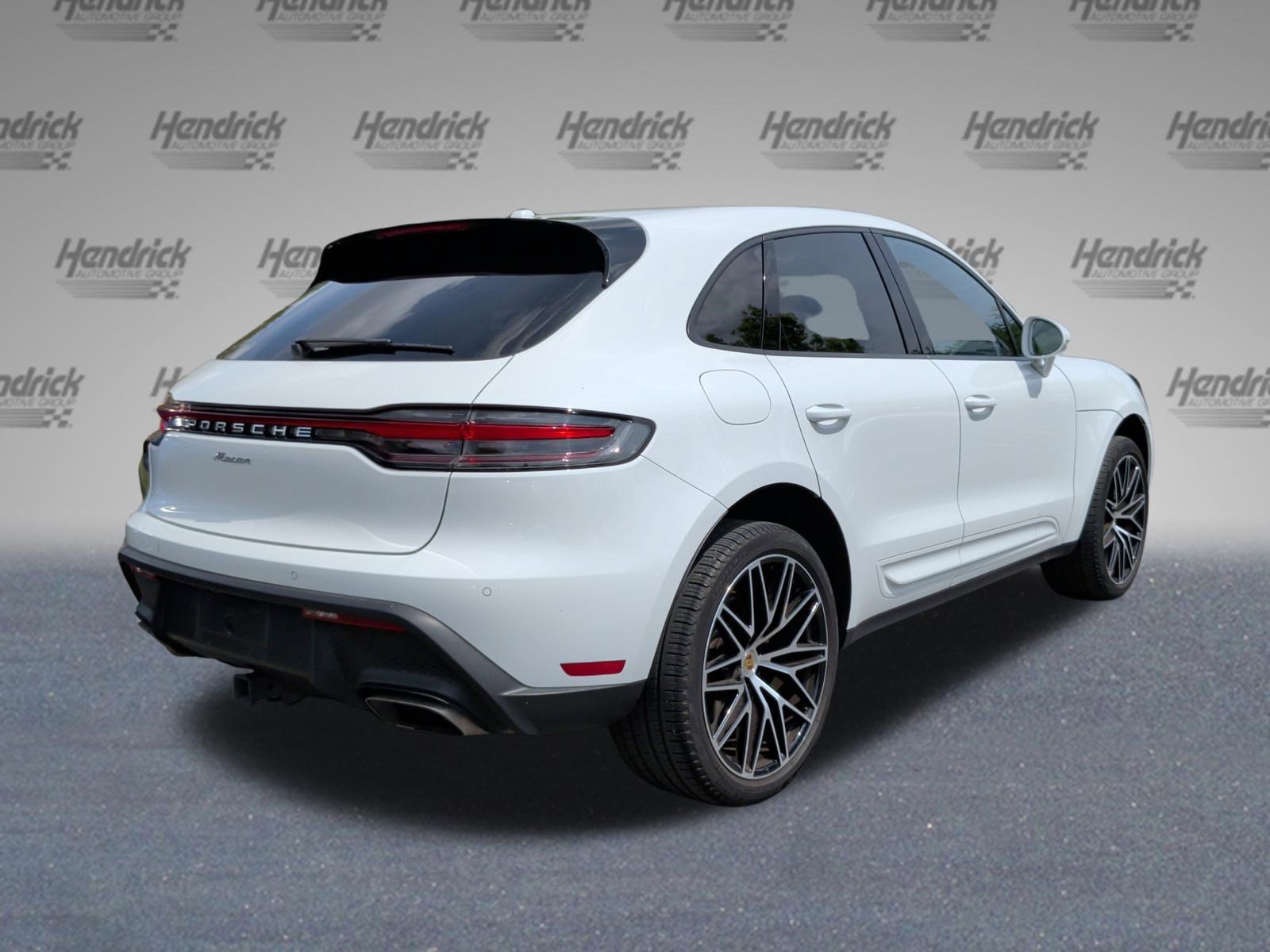 Used 2023 Porsche Macan image 7