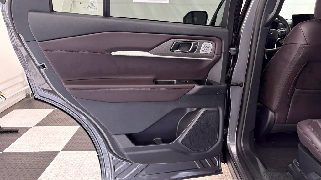 New 2027 Ford Explorer Platinum AWD/4WD image 23