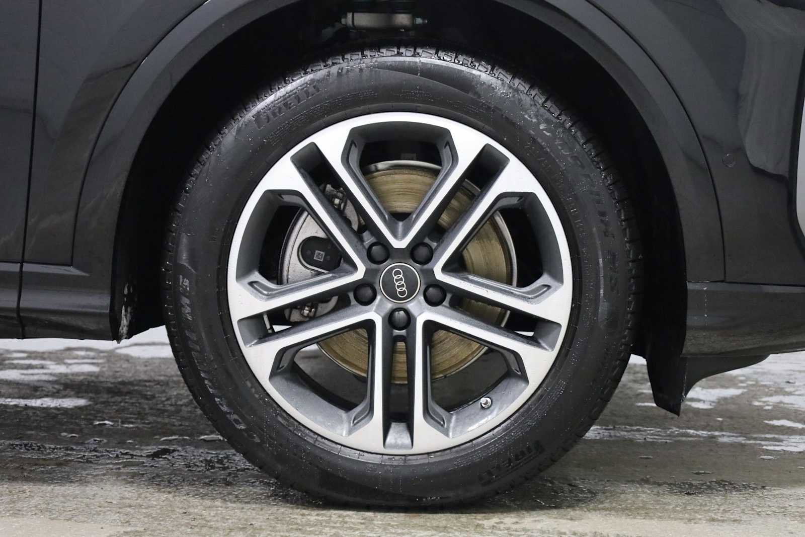 Certified 2025 Audi Q5 Prestige image 12