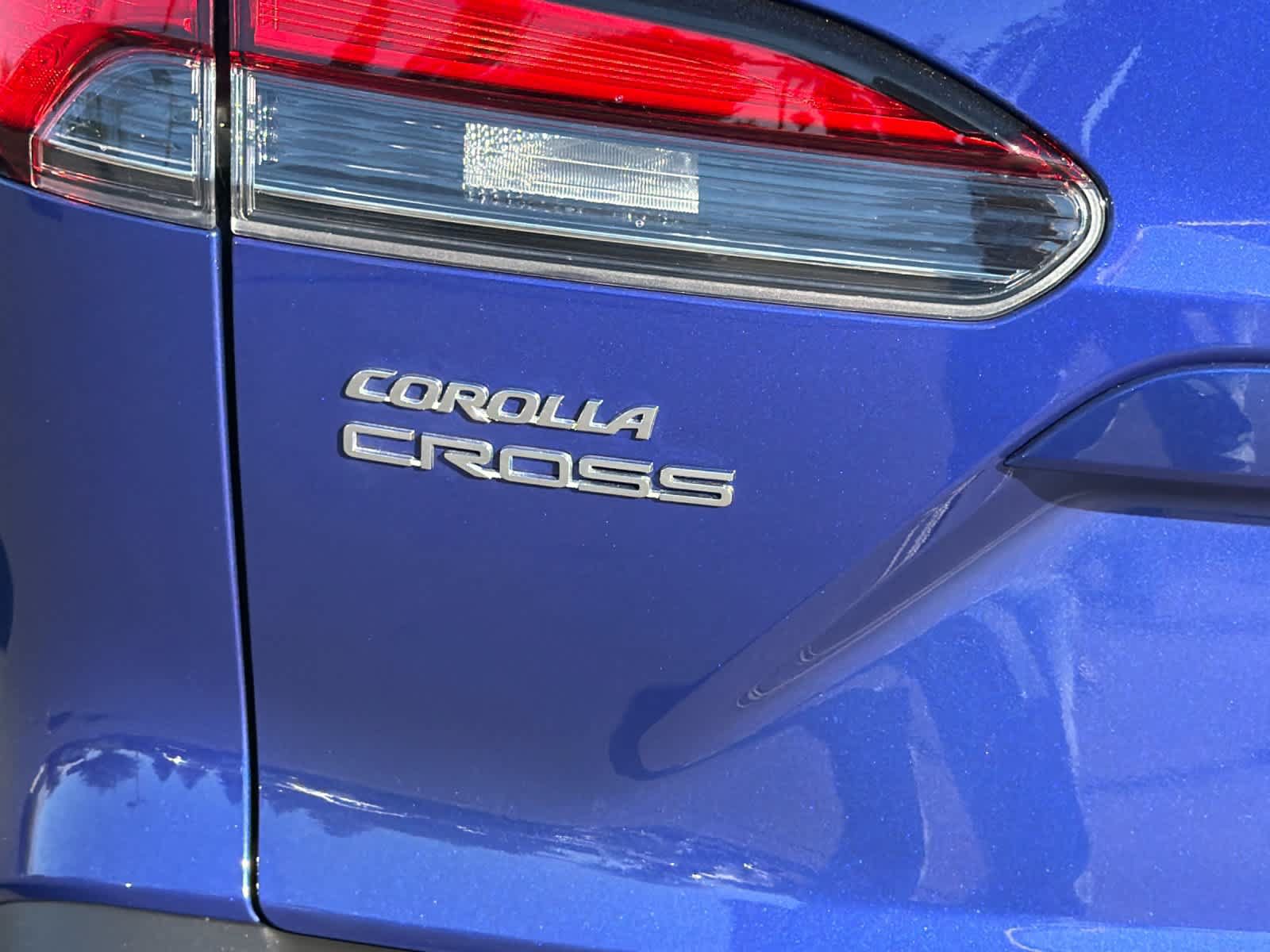 Used 2025 Toyota Corolla Cross XLE FWD image 31