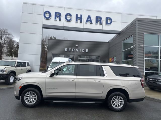 Used 2022 Chevrolet Suburban LT AWD/4WD image 2