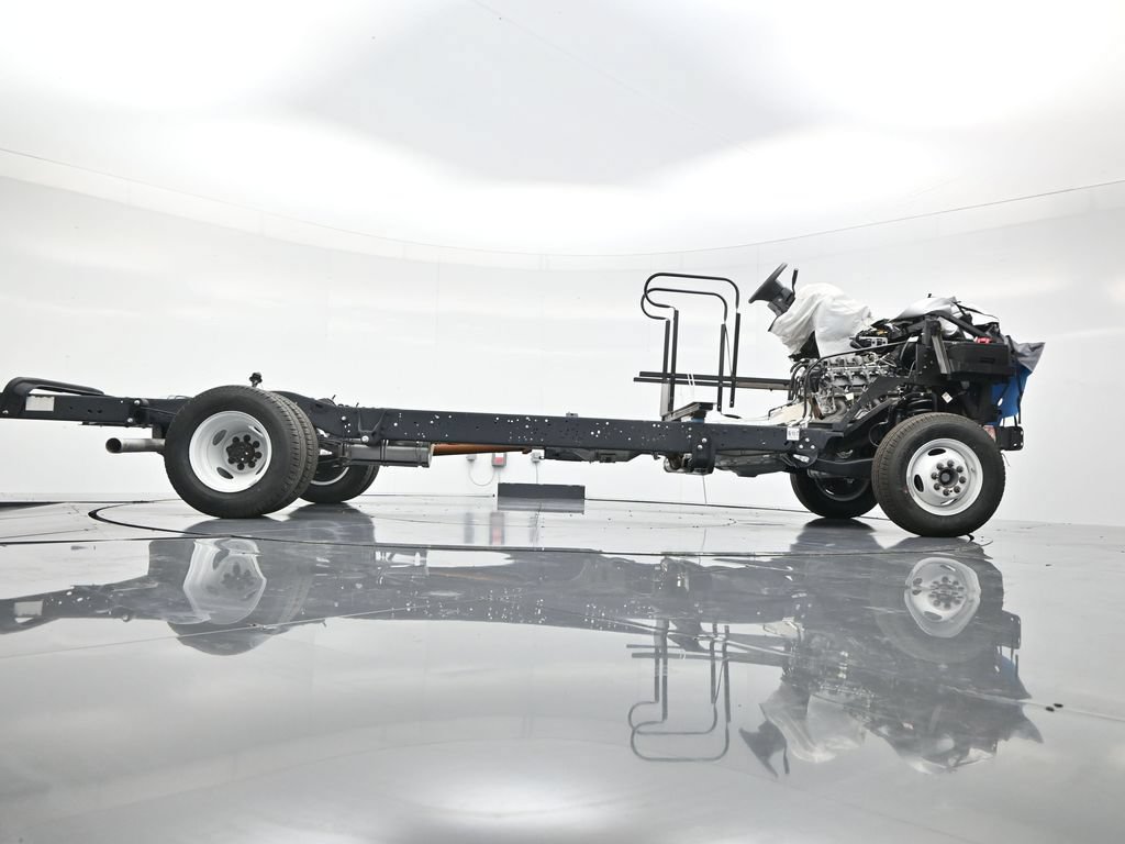 Used 2027 Ford E-350 and Econoline 350 Super Duty w/ Gaseous Engine Prep Package RWD image 29