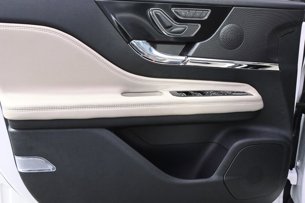 New 2026 Lincoln Corsair Reserve w/ Jet Appearance Package image 22