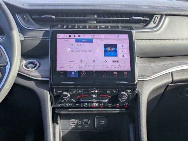 Used 2024 Jeep Grand Cherokee Limited image 16