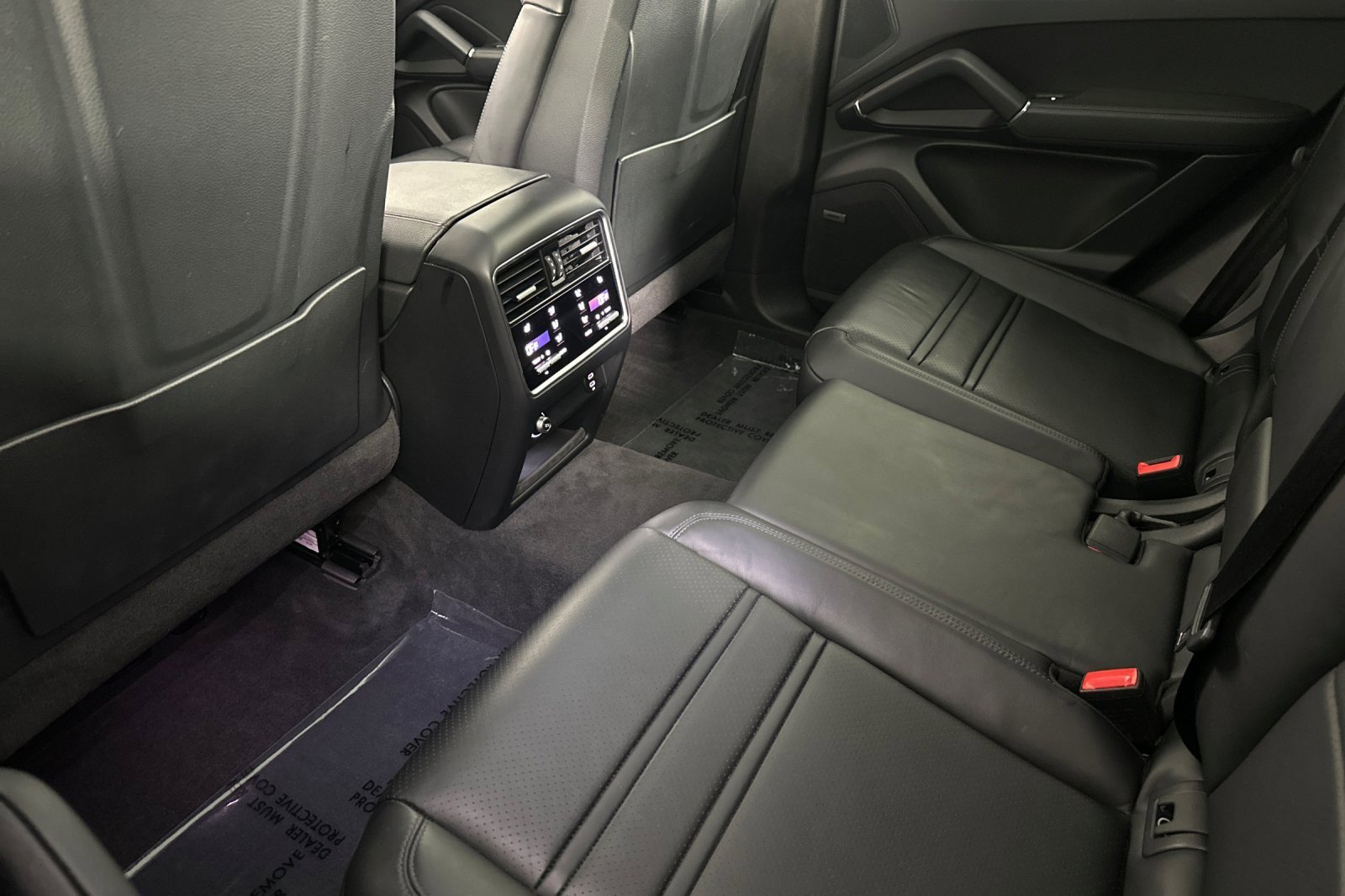 Used 2023 Porsche Cayenne Coupe image 11