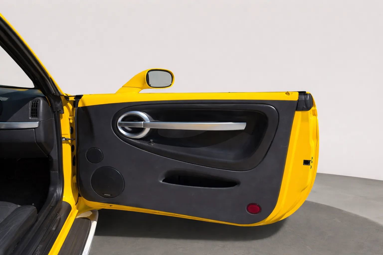 Used 2004 Chevrolet SSR w/ Preferred Equipment Group image 26