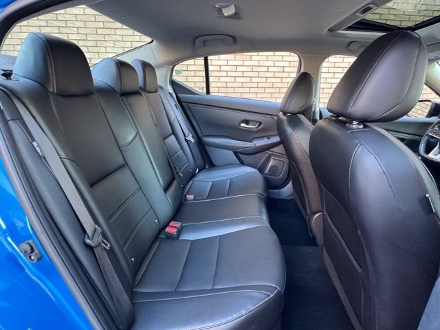 Used 2022 Nissan Sentra SR w/ SR Premium Package FWD image 18