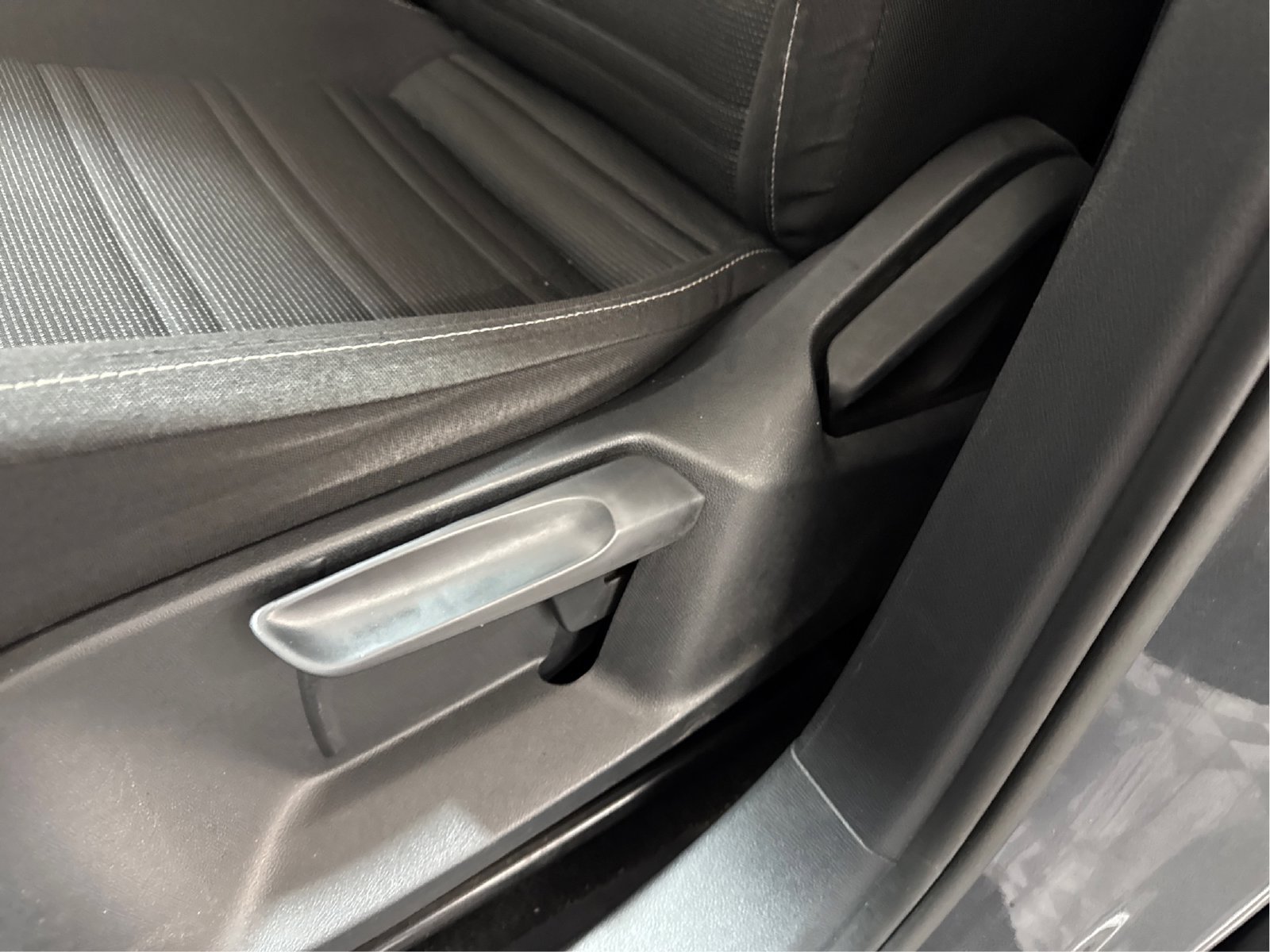Used 2024 Volkswagen Tiguan S FWD image 18