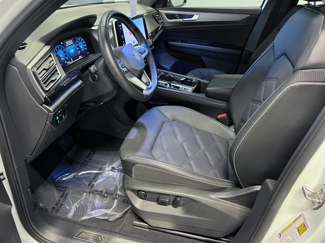 Certified 2024 Volkswagen Atlas Cross Sport SE w/ Panoramic Sunroof Package FWD image 7