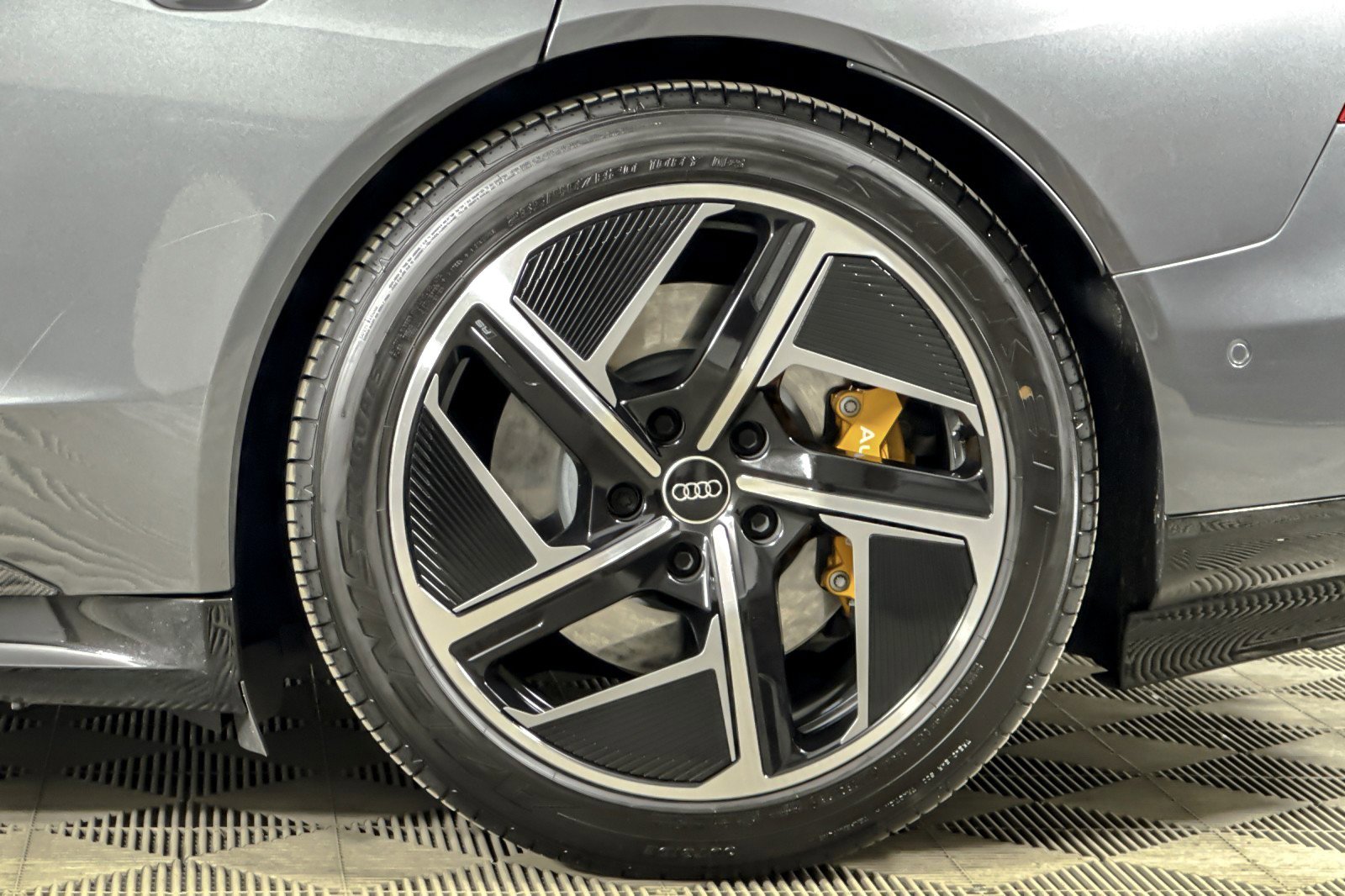 Certified 2024 Audi RS e-tron GT w/ Carbon Performance Package image 24