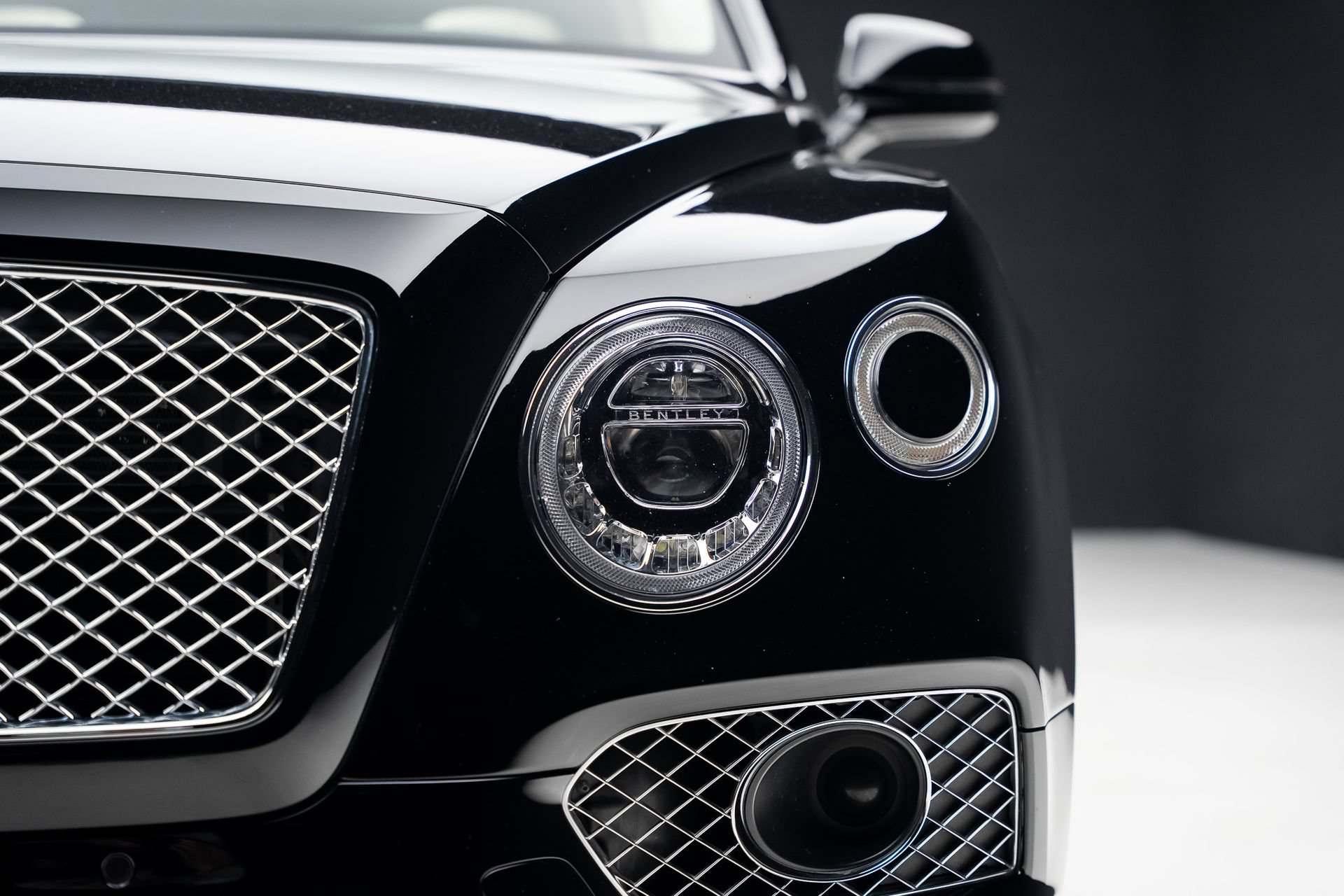 Used 2018 Bentley Bentayga AWD/4WD image 10