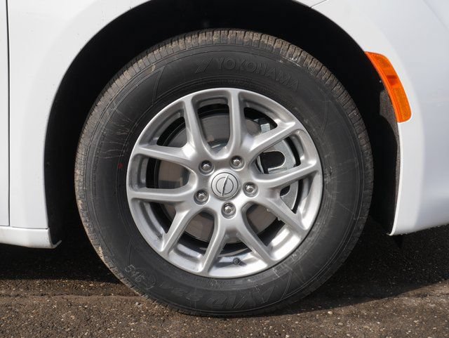 New 2026 Chrysler Voyager LX FWD image 10