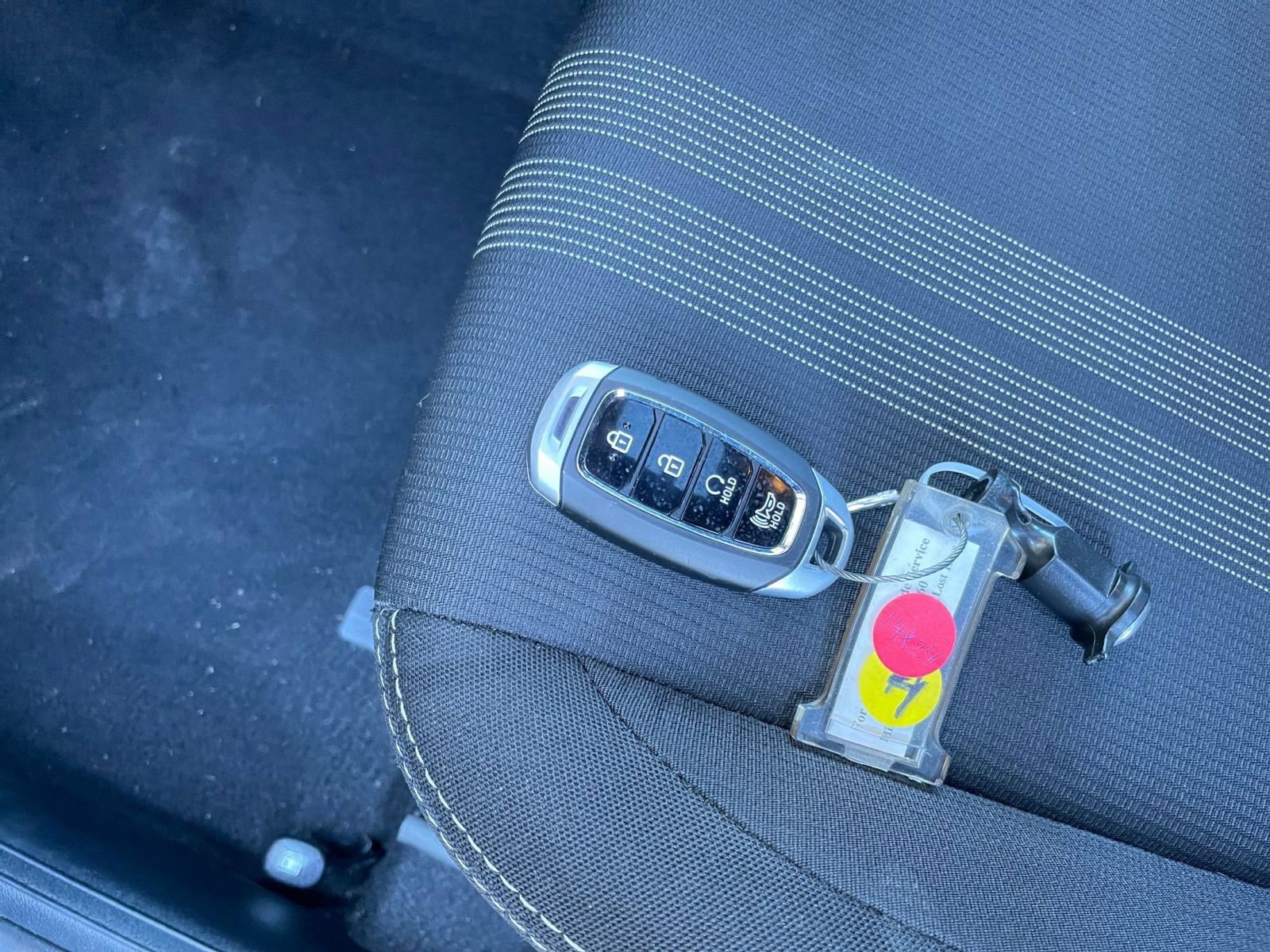 Used 2025 Hyundai Venue SEL image 25