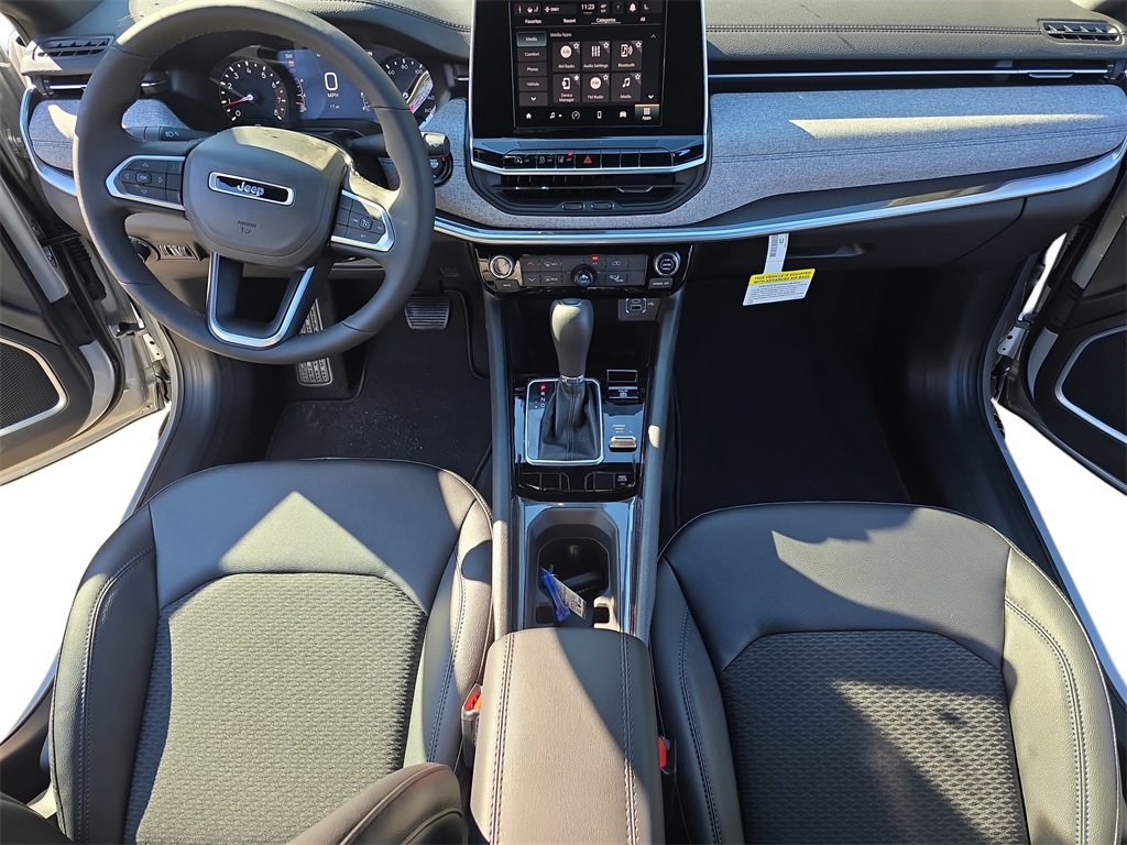 New 2026 Jeep Compass Latitude image 9