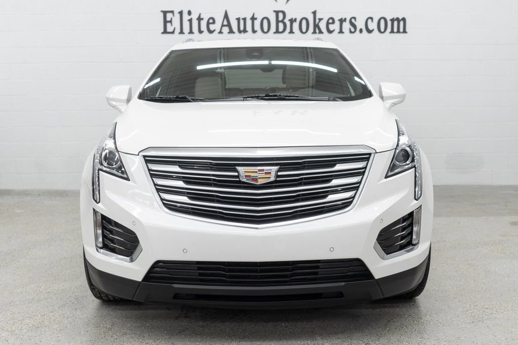 Used 2017 Cadillac XT5 Luxury w/ Driver Awareness Package AWD/4WD image 3