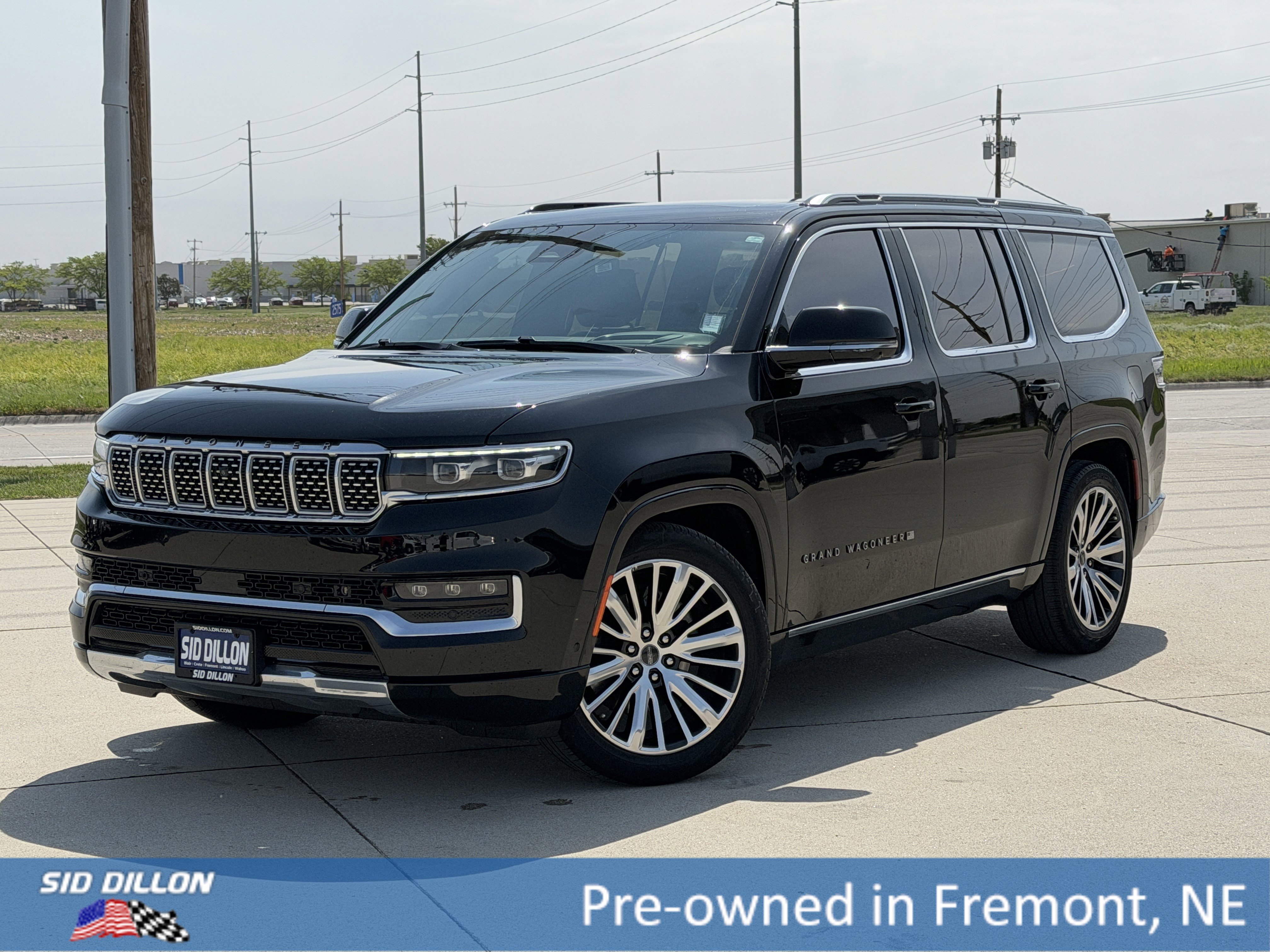 Used 2023 Jeep Grand Wagoneer Series III AWD/4WD image 1