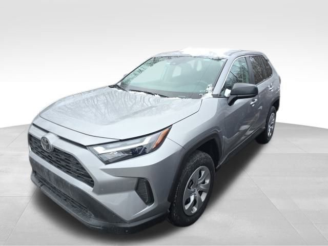 Used 2024 Toyota RAV4 LE image 9