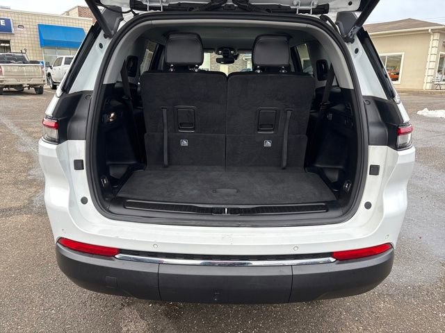Used 2023 Jeep Grand Cherokee L Limited image 3