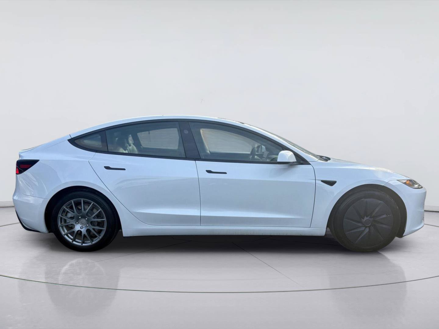 Used 2025 Tesla Model 3 RWD image 2