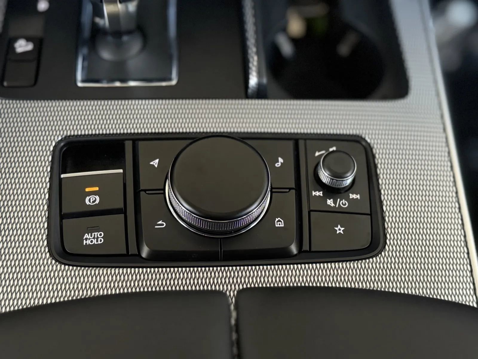 Used 2025 MAZDA CX-70 Plug-In Hybrid w/ Premium Pkg image 33