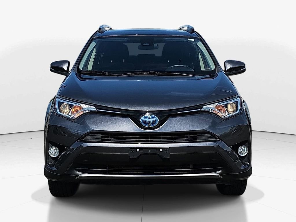 Used 2018 Toyota RAV4 XLE AWD/4WD image 12