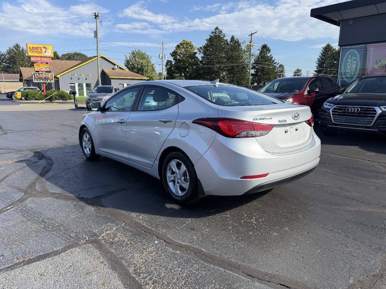 Used 2015 Hyundai Elantra SE FWD image 4