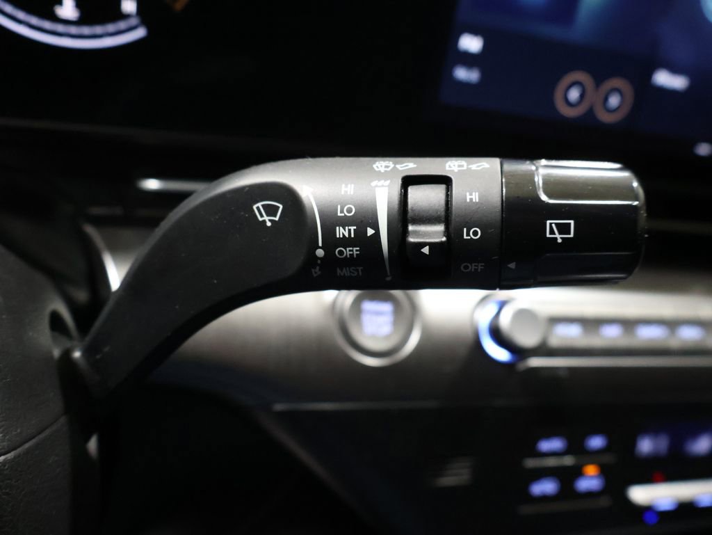Used 2025 Hyundai Kona SEL image 36