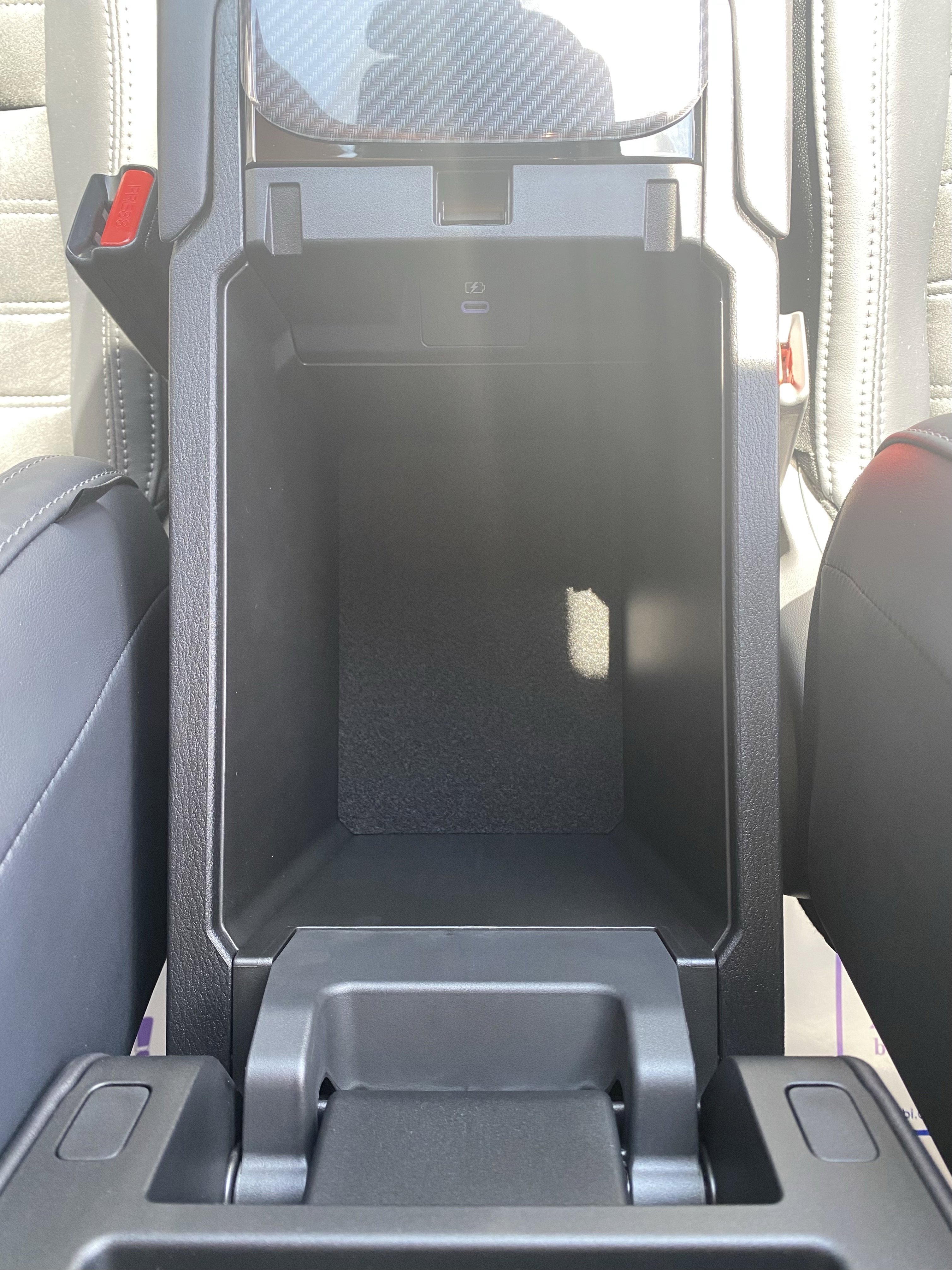 New 2025 Mitsubishi Outlander SE image 17