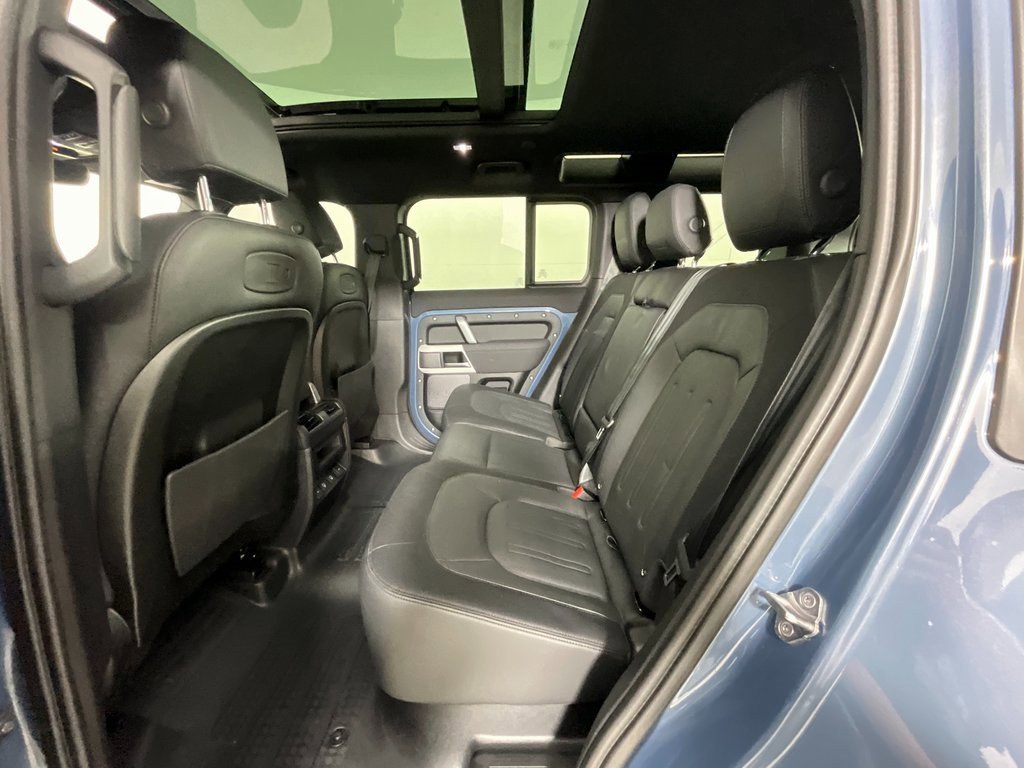 Certified 2022 Land Rover Defender 110 X-Dynamic SE image 26