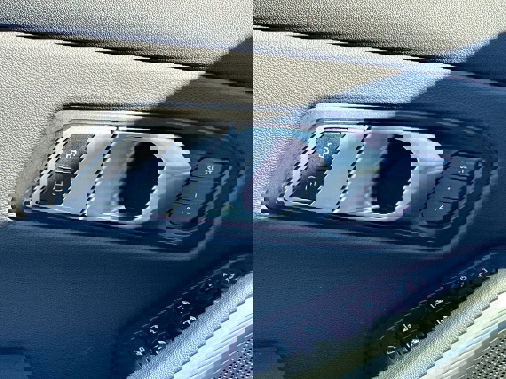 Used 2022 BMW 330e 330e iPerformance w/ M Sport Package image 13