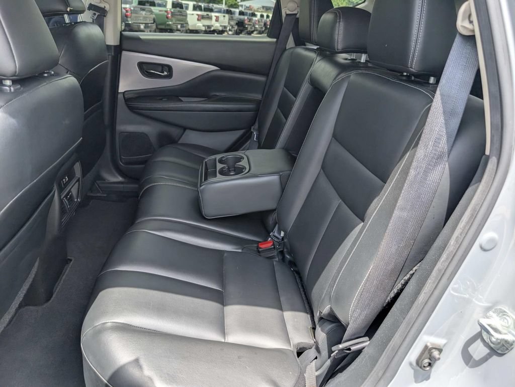 Used 2022 Nissan Murano SV w/ SV Midnight Edition Package FWD image 17