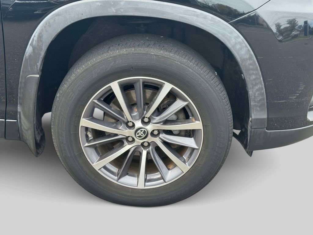 Used 2019 Toyota Highlander XLE AWD/4WD image 7
