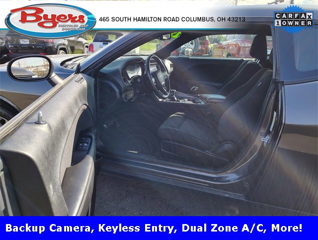 Used 2023 Dodge Challenger SXT image 2