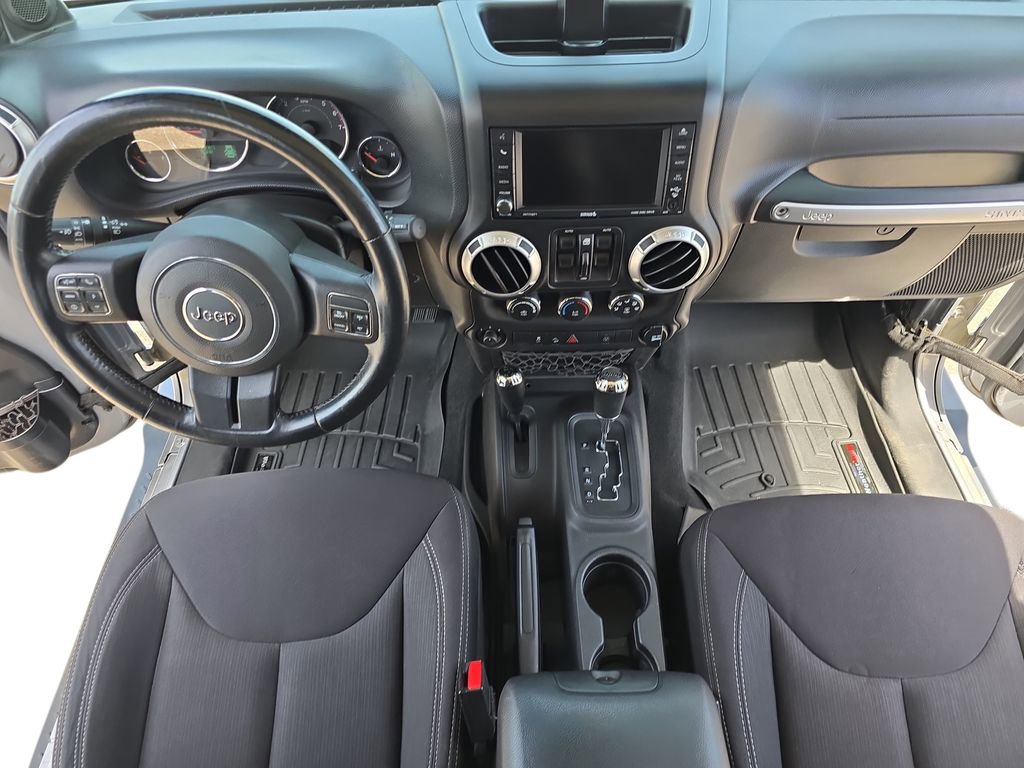 Used 2013 Jeep Wrangler Unlimited Sahara w/ Dual Top Group AWD/4WD image 9