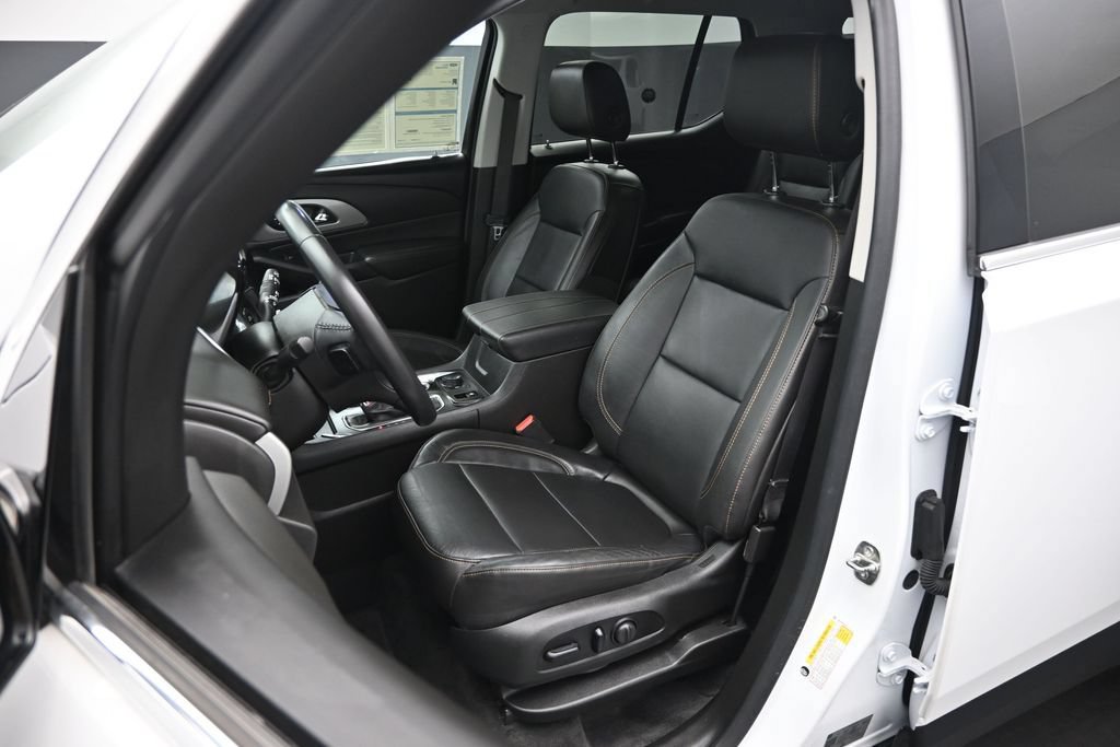Used 2020 Chevrolet Traverse LT w/ LT Premium Package FWD image 8