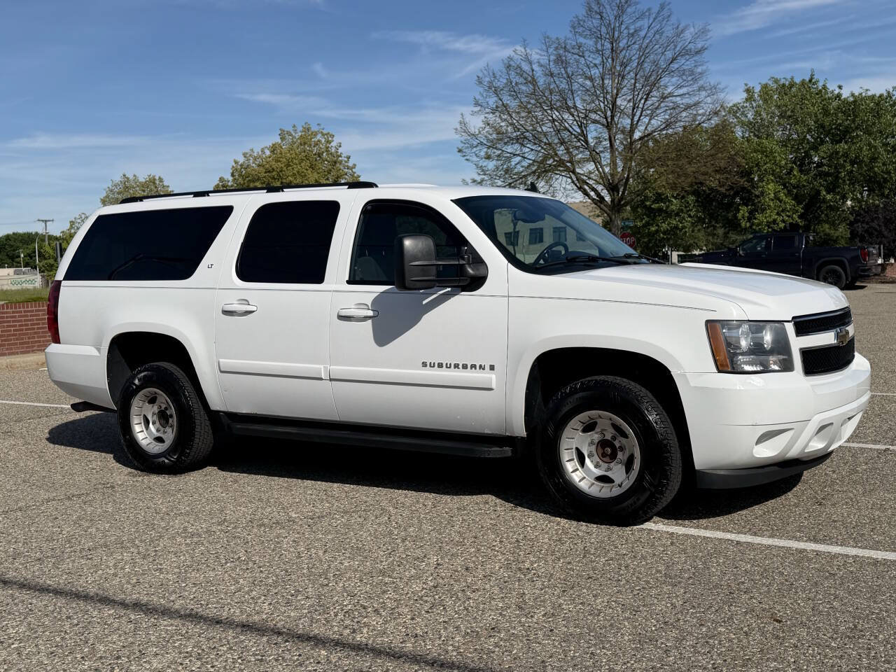 Used 2007 Chevrolet Suburban 2500 LT AWD/4WD image 4