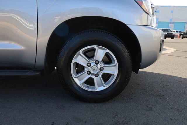 Used 2018 Toyota Sequoia SR5 image 25