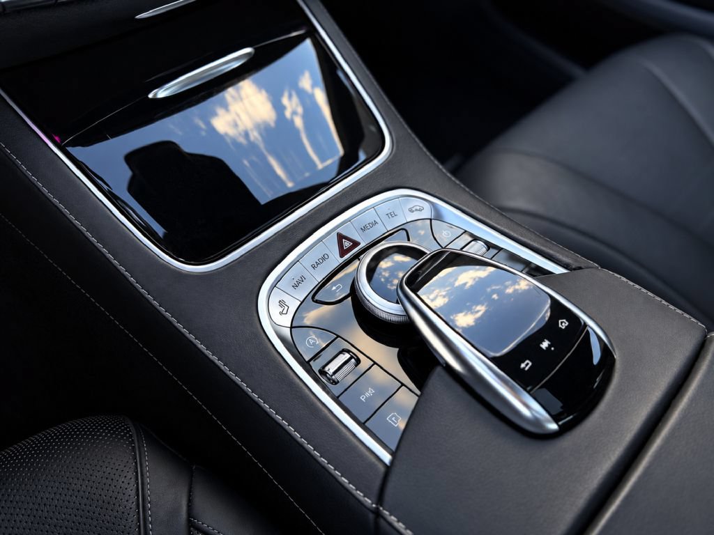 Used 2020 Mercedes-Benz S 560 Sedan image 23
