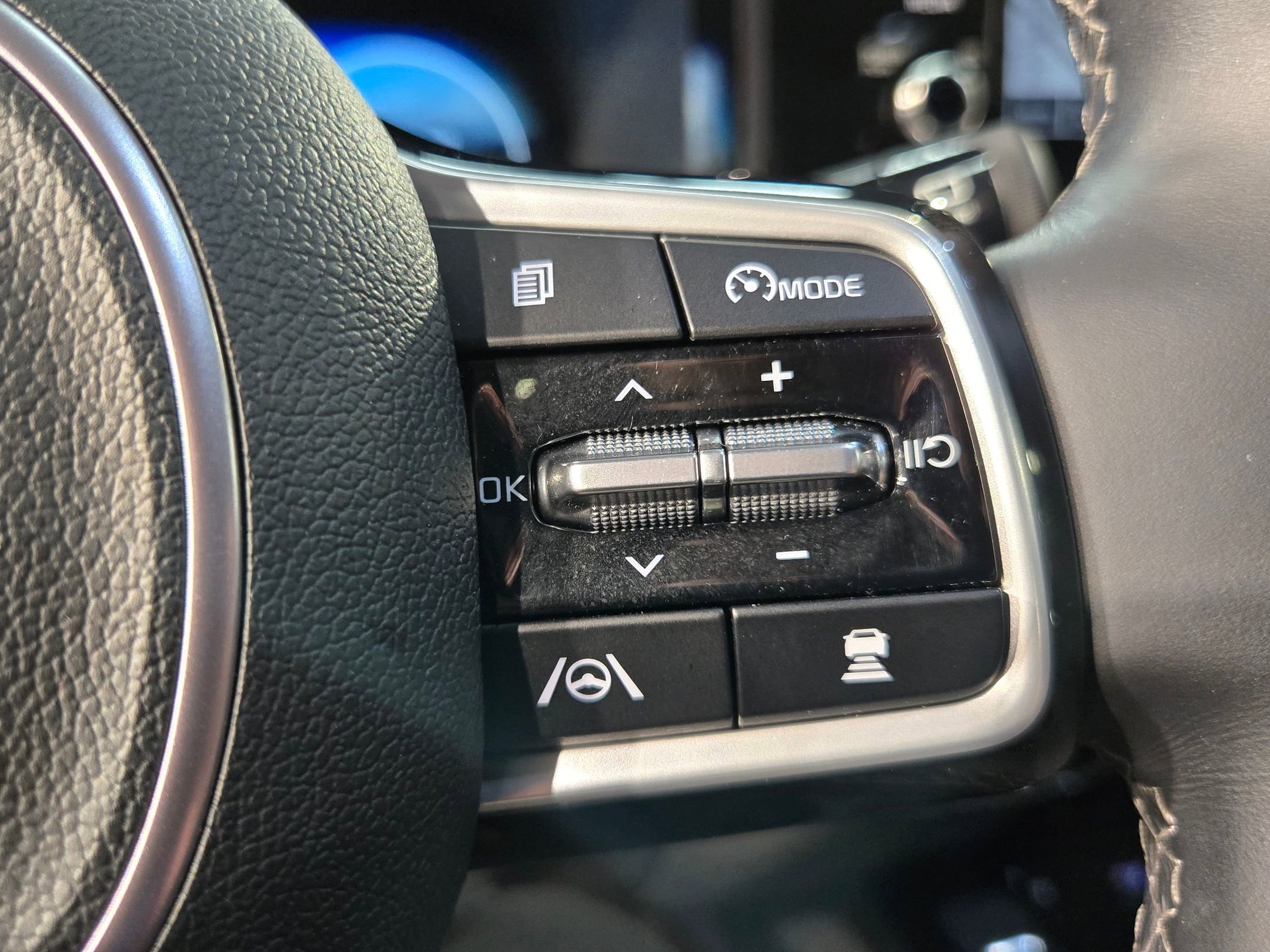 Used 2023 Kia Sorento SX AWD/4WD image 29