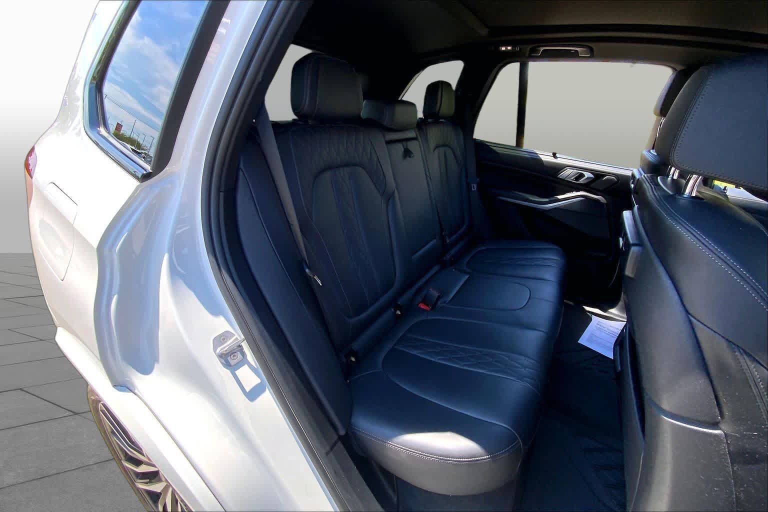 Used 2020 BMW X5 M50i w/ Executive Package AWD/4WD image 18