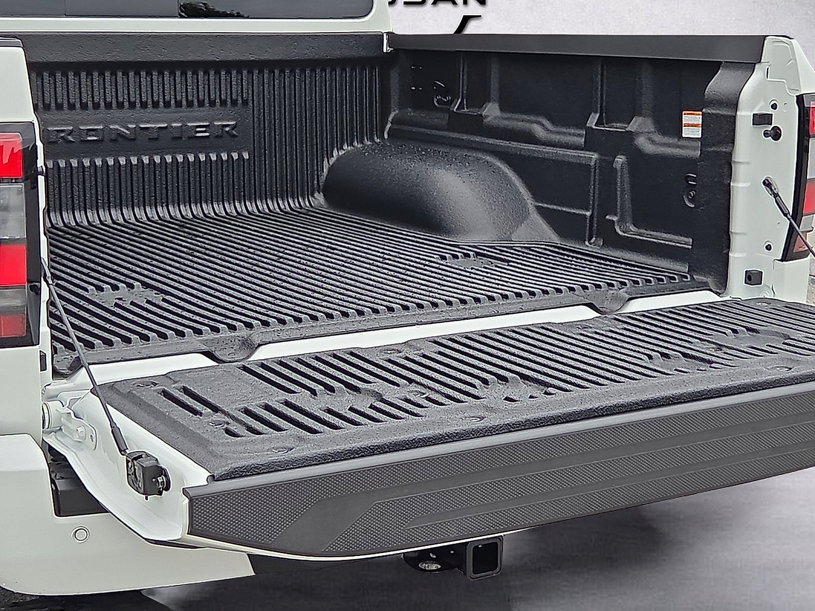 New 2026 Nissan Frontier PRO-4X w/ Tow Package AWD/4WD image 9