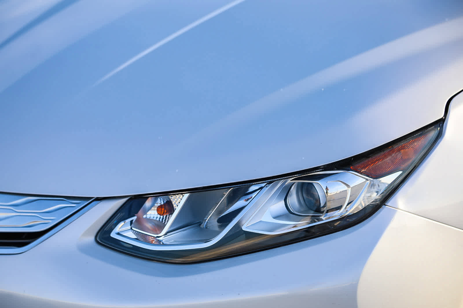 Used 2018 Chevrolet Volt LT w/ Comfort Package image 8