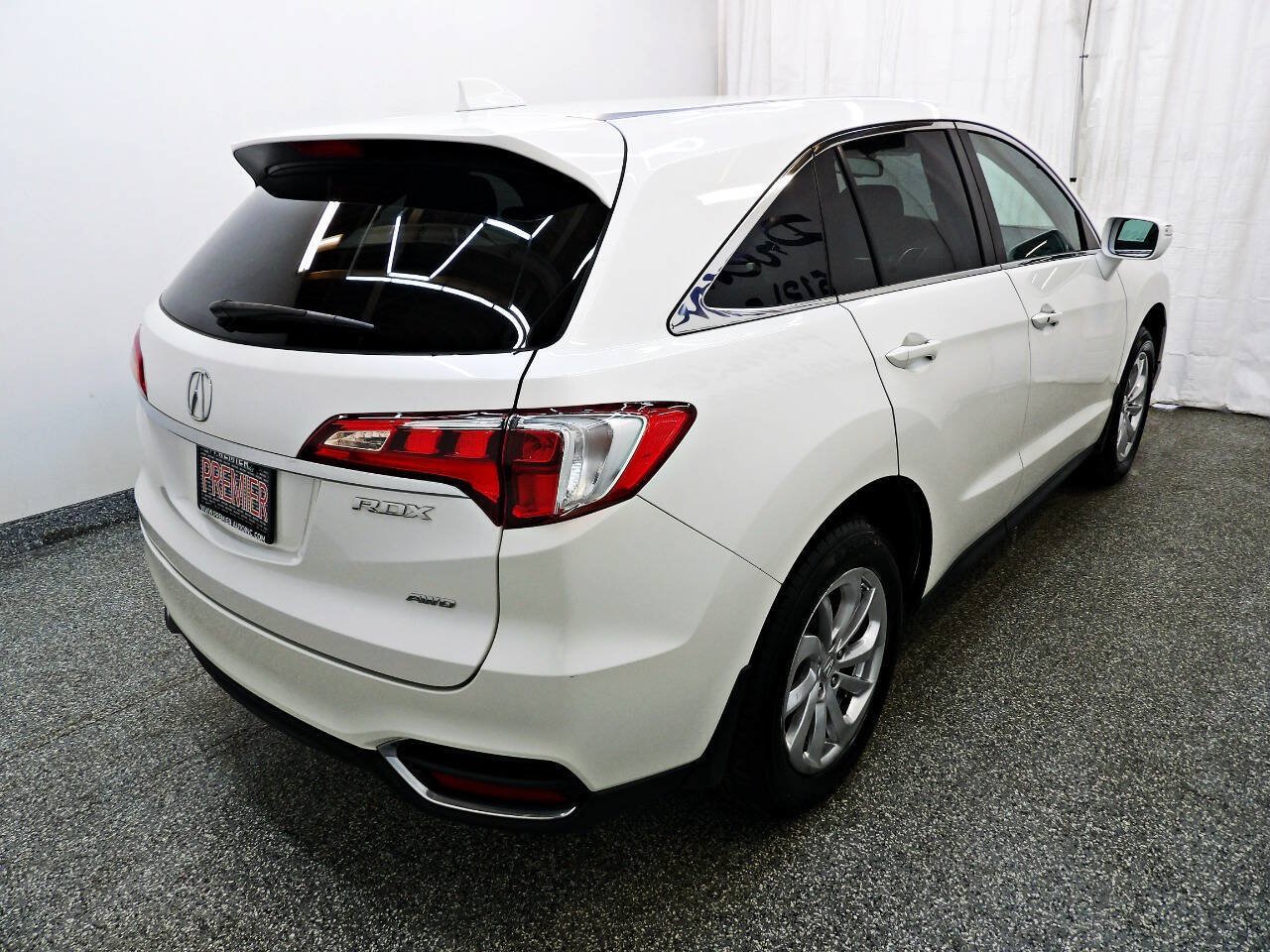 Used 2017 Acura RDX w/ Technology Package AWD/4WD image 6